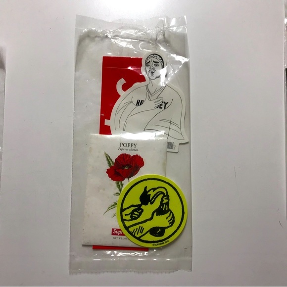 Supreme Poppy Seeds + 3 Stickers - Picture 1 of 1